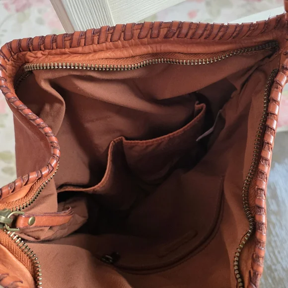 Elegant Cognac Marta Ponti  Leather Hobo Bag - Picture 8 of 11
